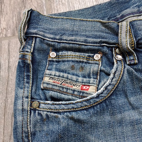 Vintage Diesel Industry Boot Cut Mid Rise Jeans Made in Italy - Picture 7 of 16